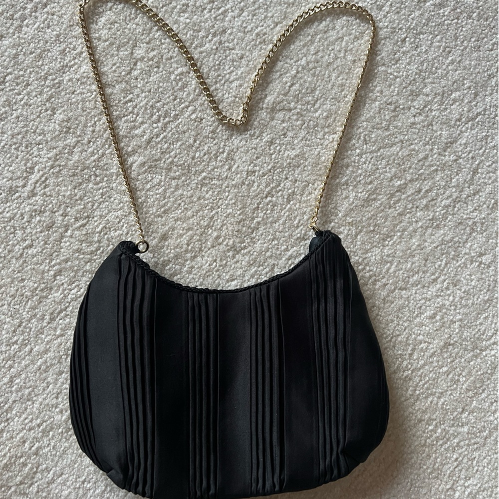 Vintage La Regale LTD clutch chain Purse Black Ruffle - Picture 2 of 6
